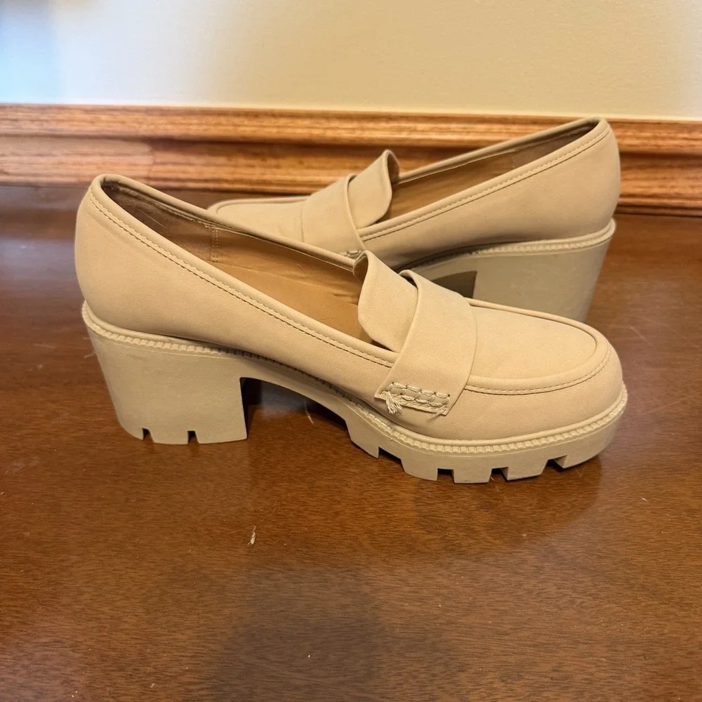 Dolce Vita Halona Leather Slip On Lug Sole Nude Platform Loafers Shoes Chunky 8M